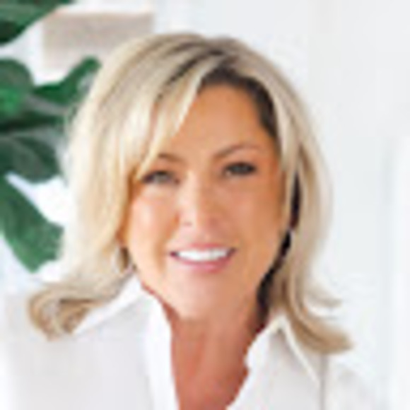 Meet your Posher, Tricia - Picture 1 of 1